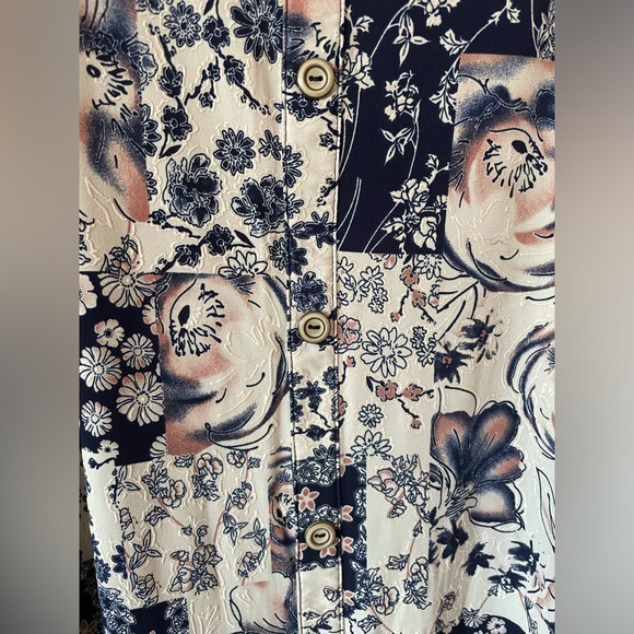 Women’s Skirt size xl floral prints design - Picture 5 of 5